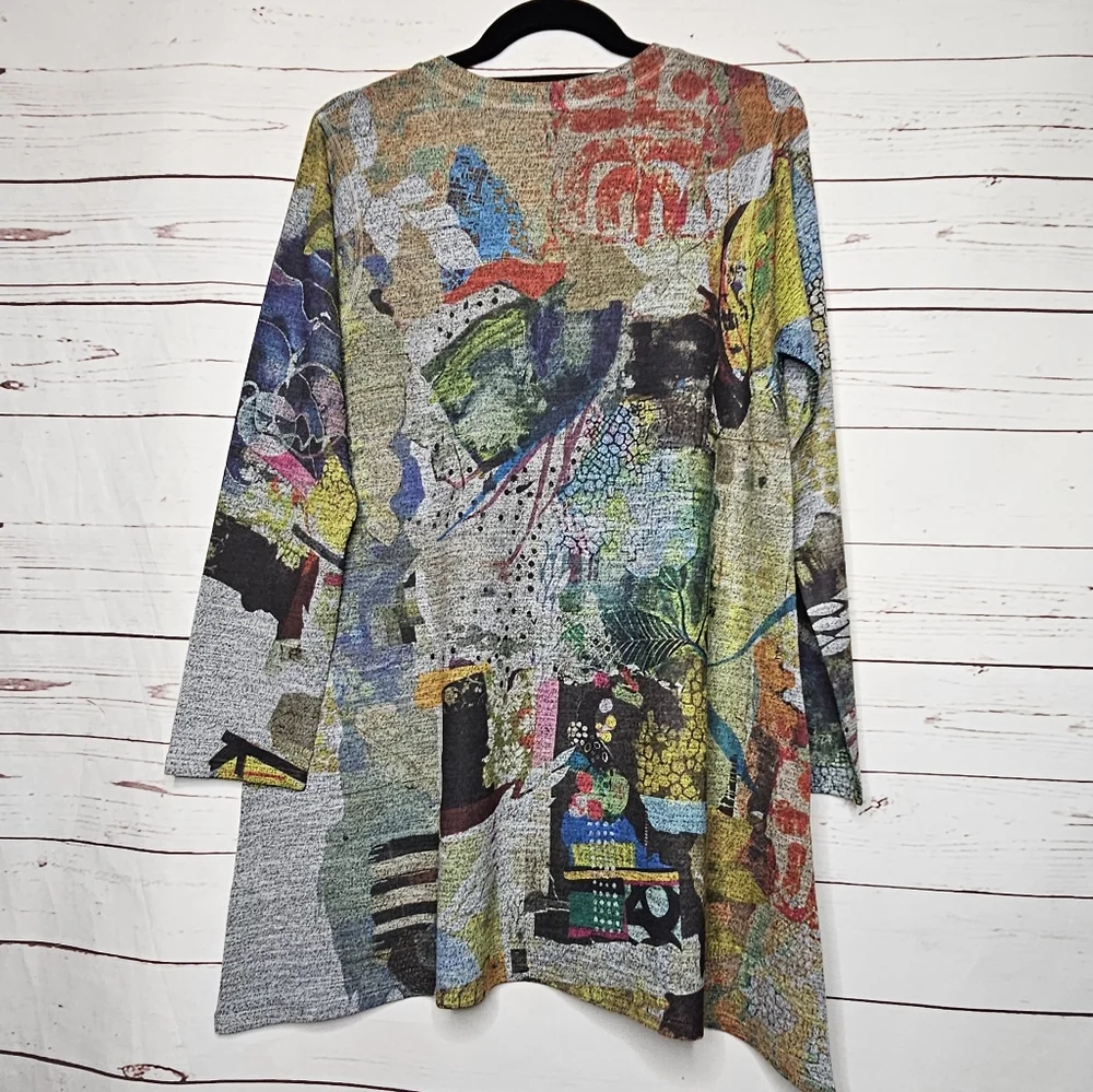Inoah Wearable Art Long Sleeve V-Neck Bold Tunic - Picture 3 of 14
